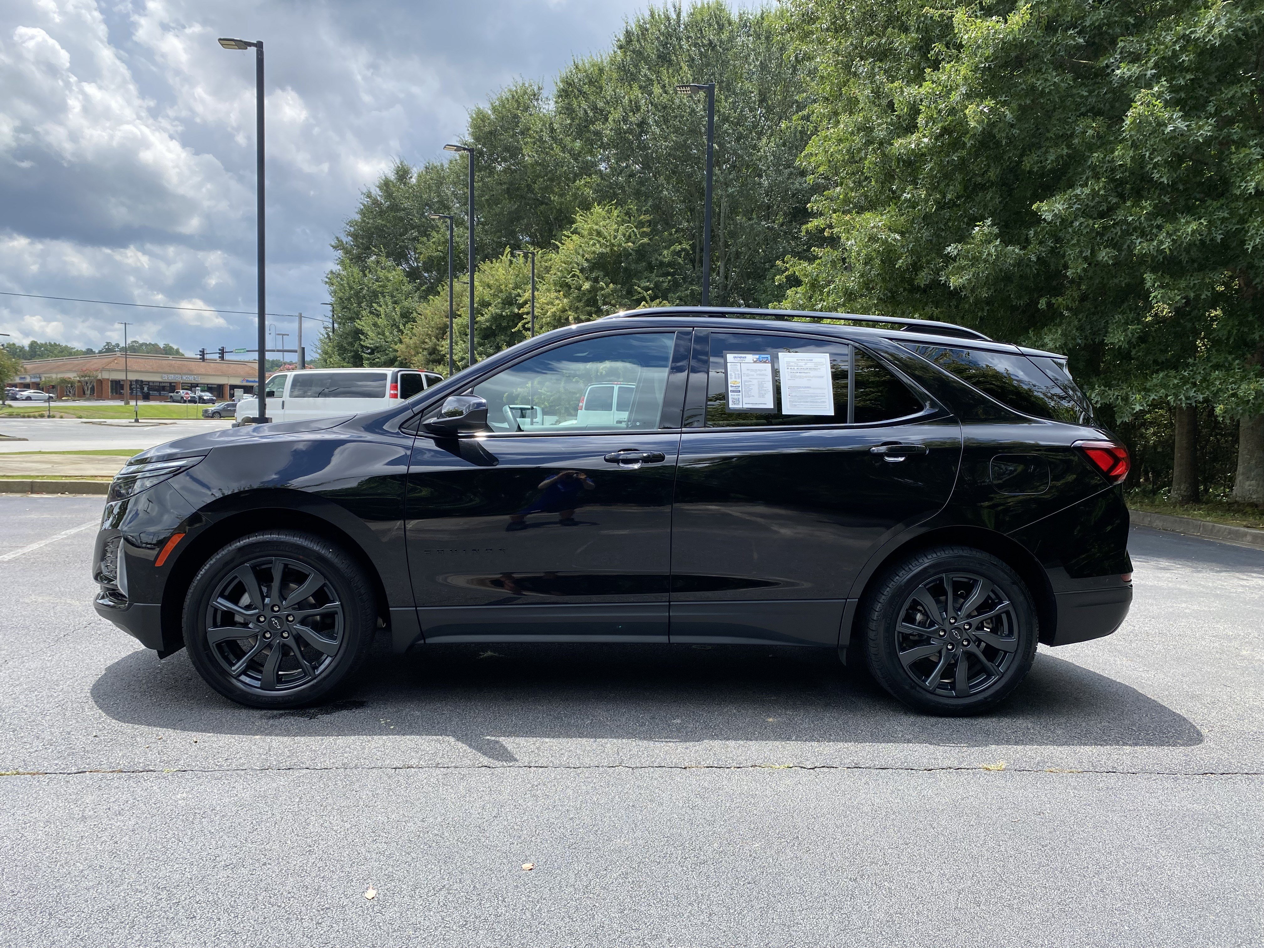 Used 2023 Chevrolet Equinox RS AWD/4WD image 6