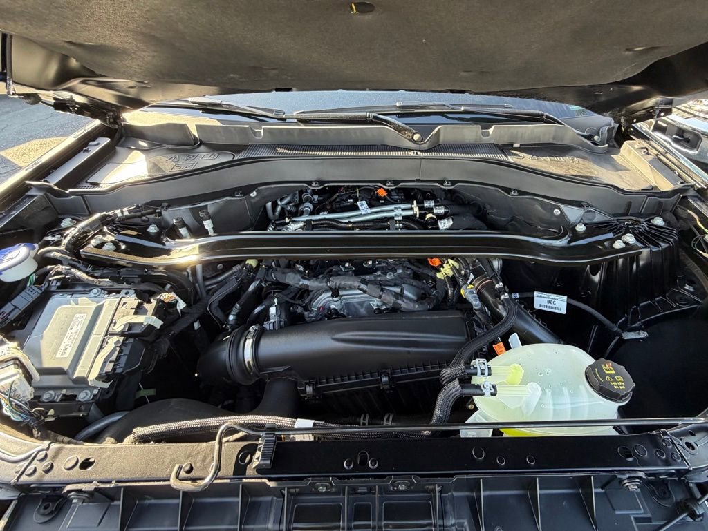 Used 2025 Ford Explorer ST-Line w/ Premium Package image 33