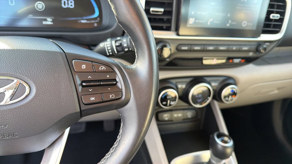 Used 2025 Hyundai Venue SEL FWD image 22