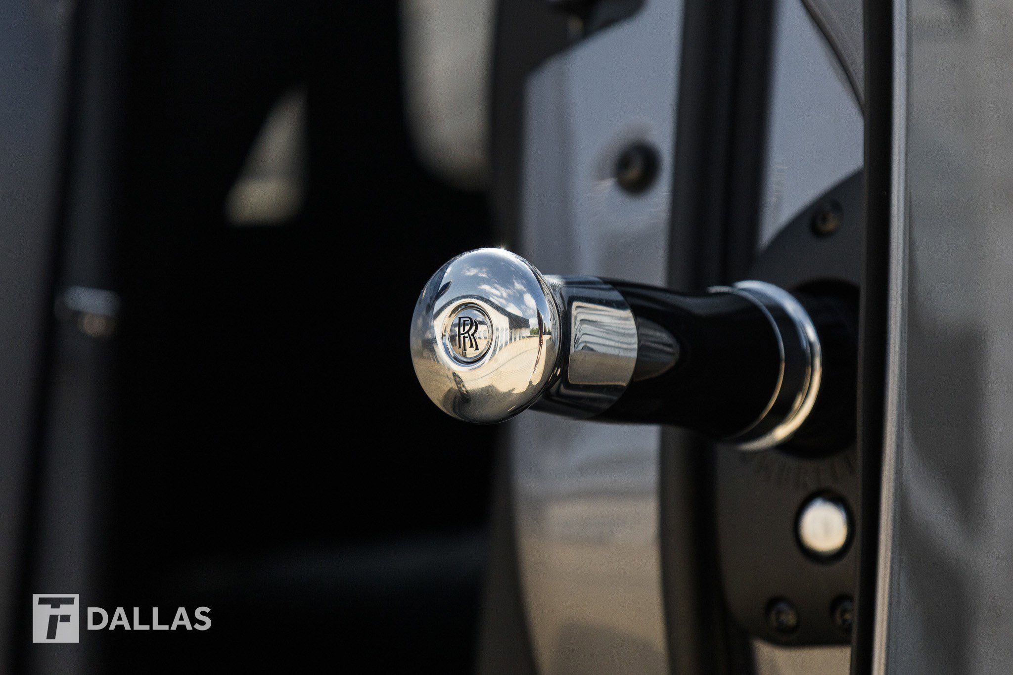 Used 2022 Rolls-Royce Cullinan Black Badge w/ Dark Exterior Package image 40