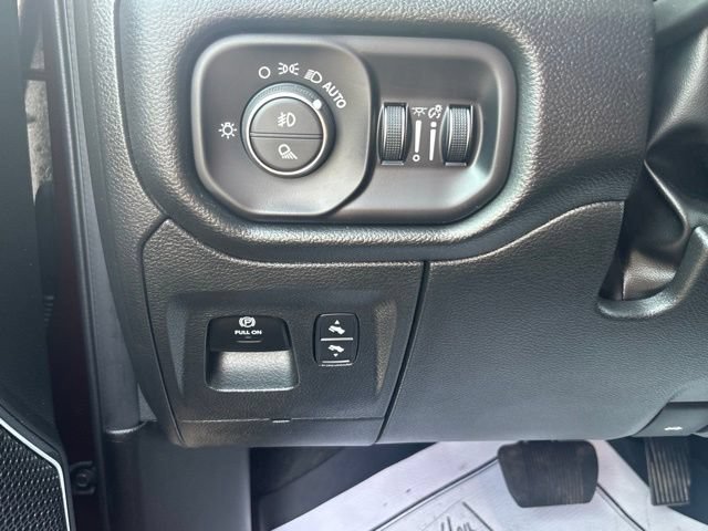 Used 2024 RAM 1500 Laramie AWD/4WD image 12