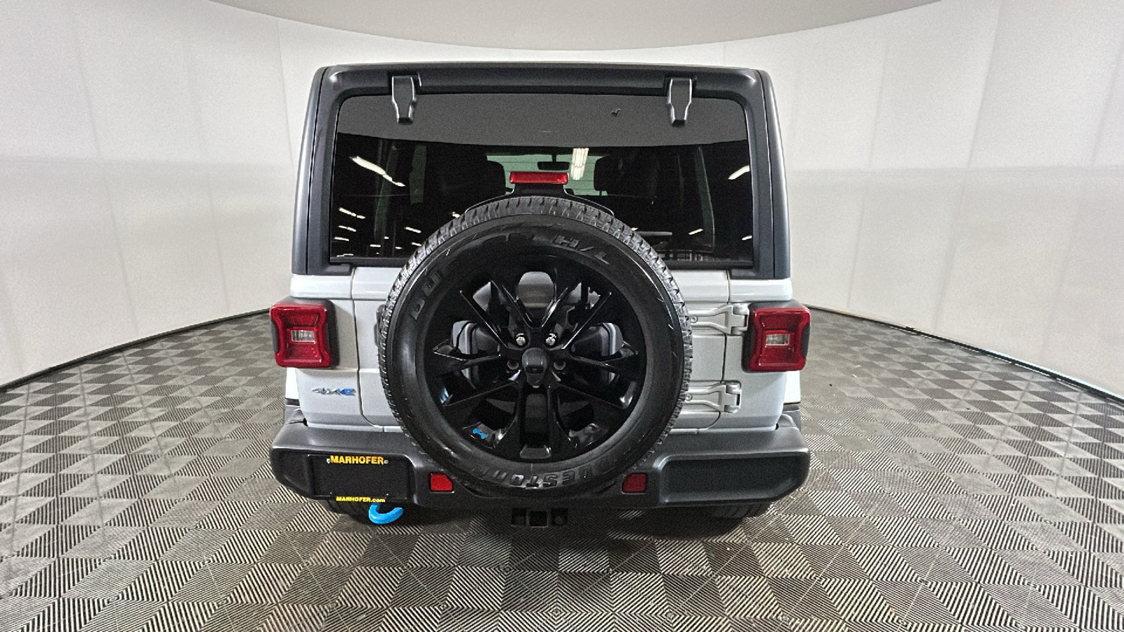 Used 2023 Jeep Wrangler Unlimited Sahara w/ Cold Weather Group AWD/4WD image 4