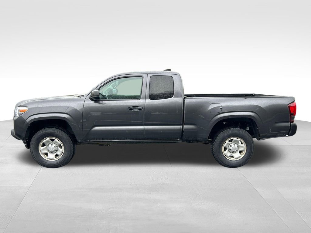 Used 2022 Toyota Tacoma SR AWD/4WD image 2