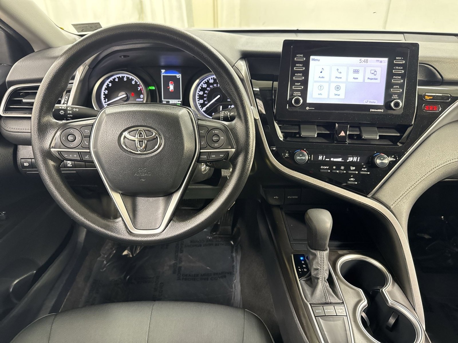 Used 2022 Toyota Camry LE image 27