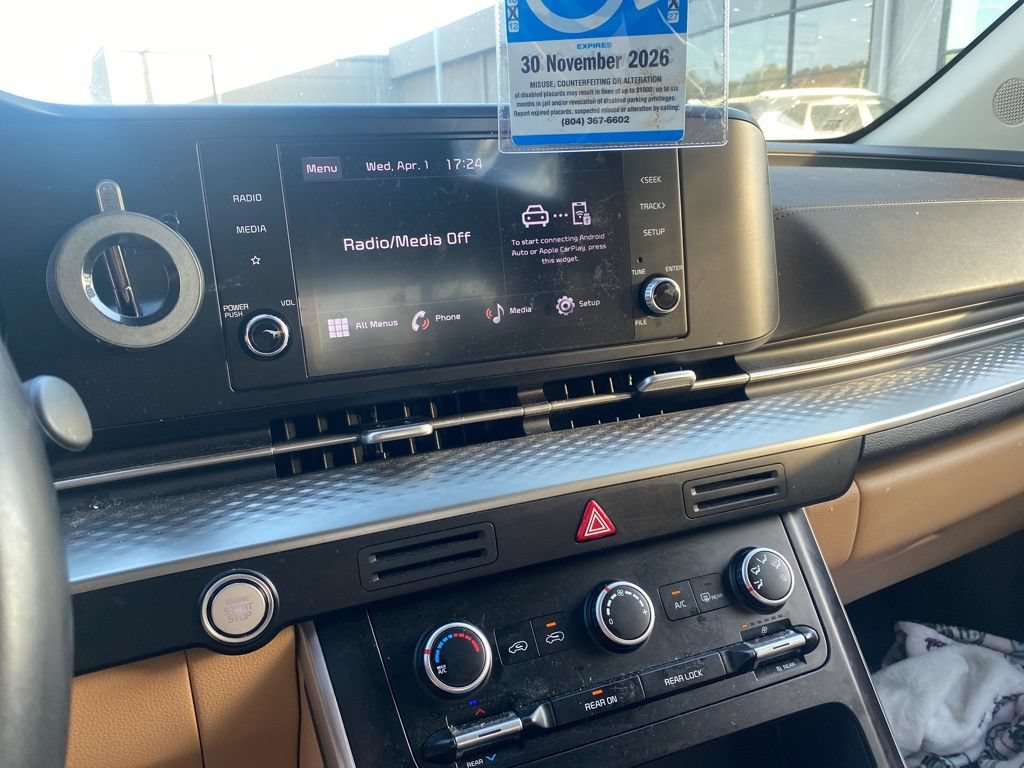Certified 2024 Kia Carnival LX FWD image 14