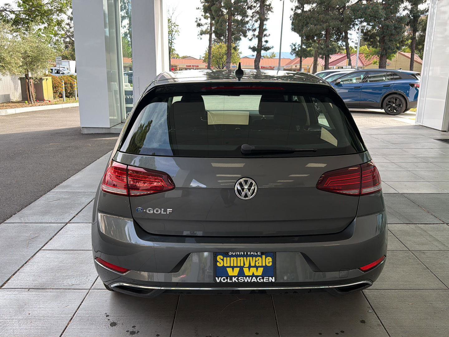 Used 2019 Volkswagen e-Golf SE w/ Driver Assistance Package image 4