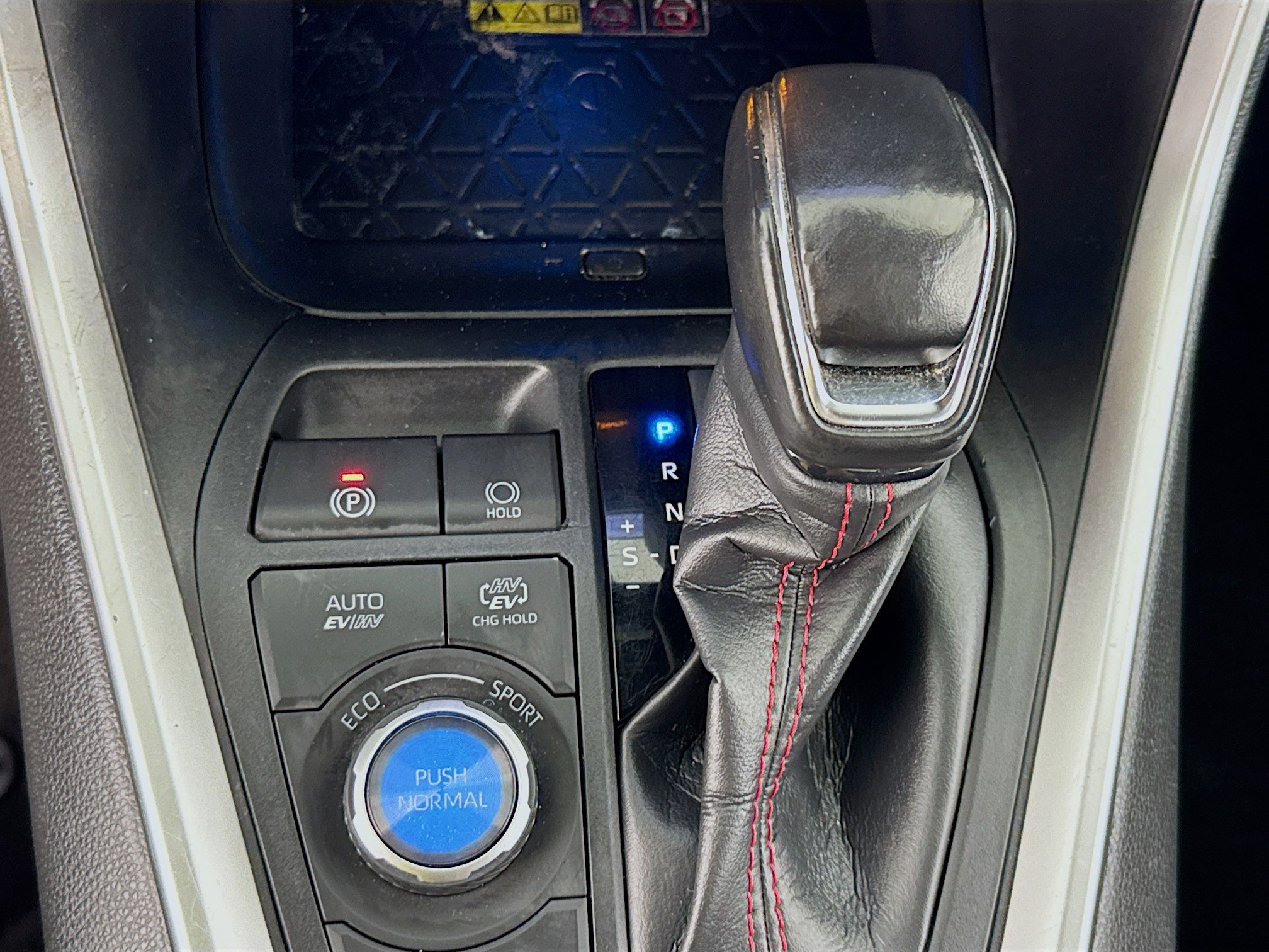 Used 2024 Toyota RAV4 XSE AWD/4WD image 18