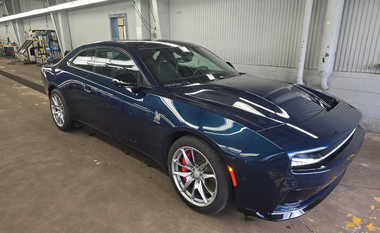 Used 2024 Dodge Charger Daytona Scat Pack w/ Plus Group AWD/4WD image 2