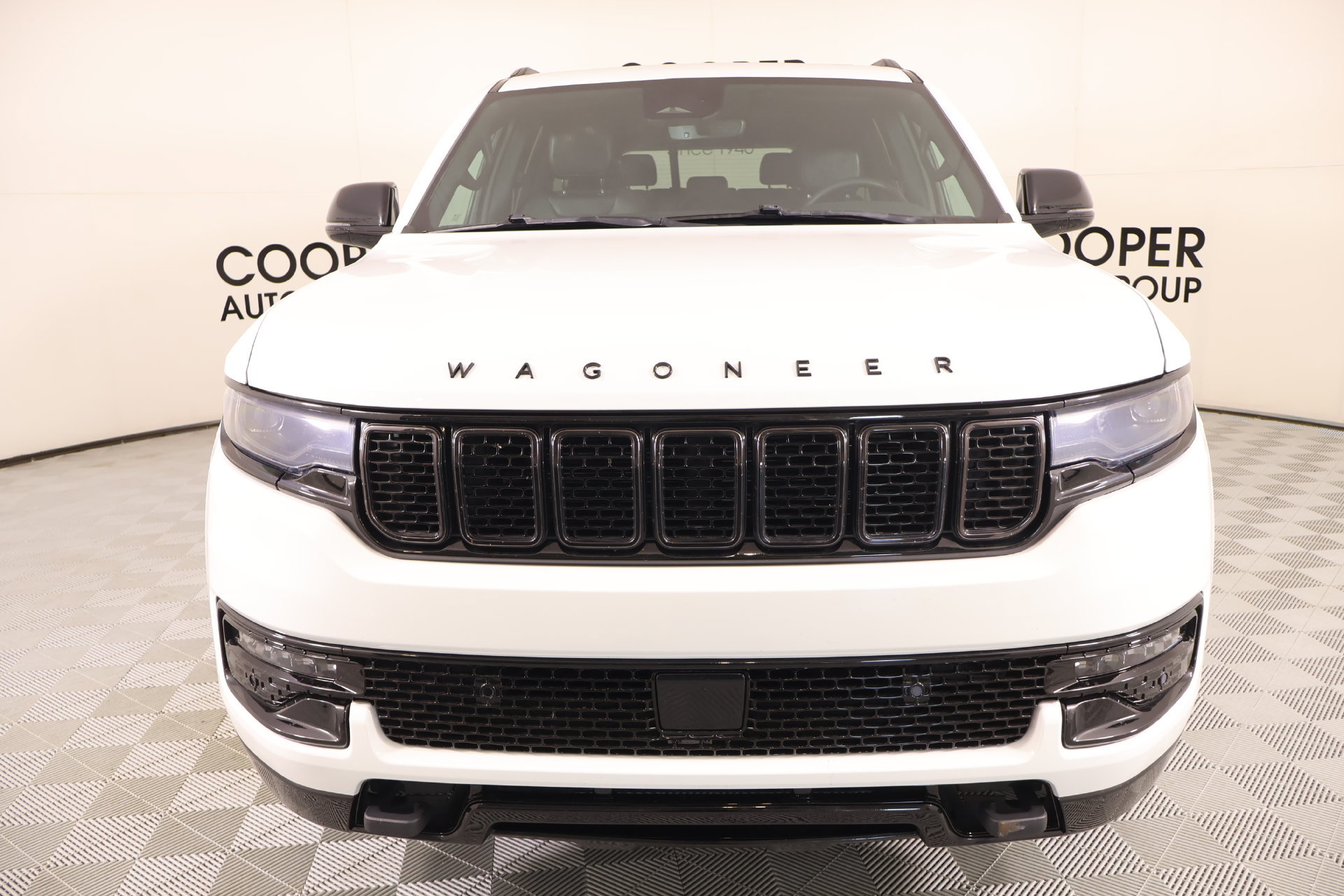 Used 2024 Jeep Wagoneer Series II RWD image 10