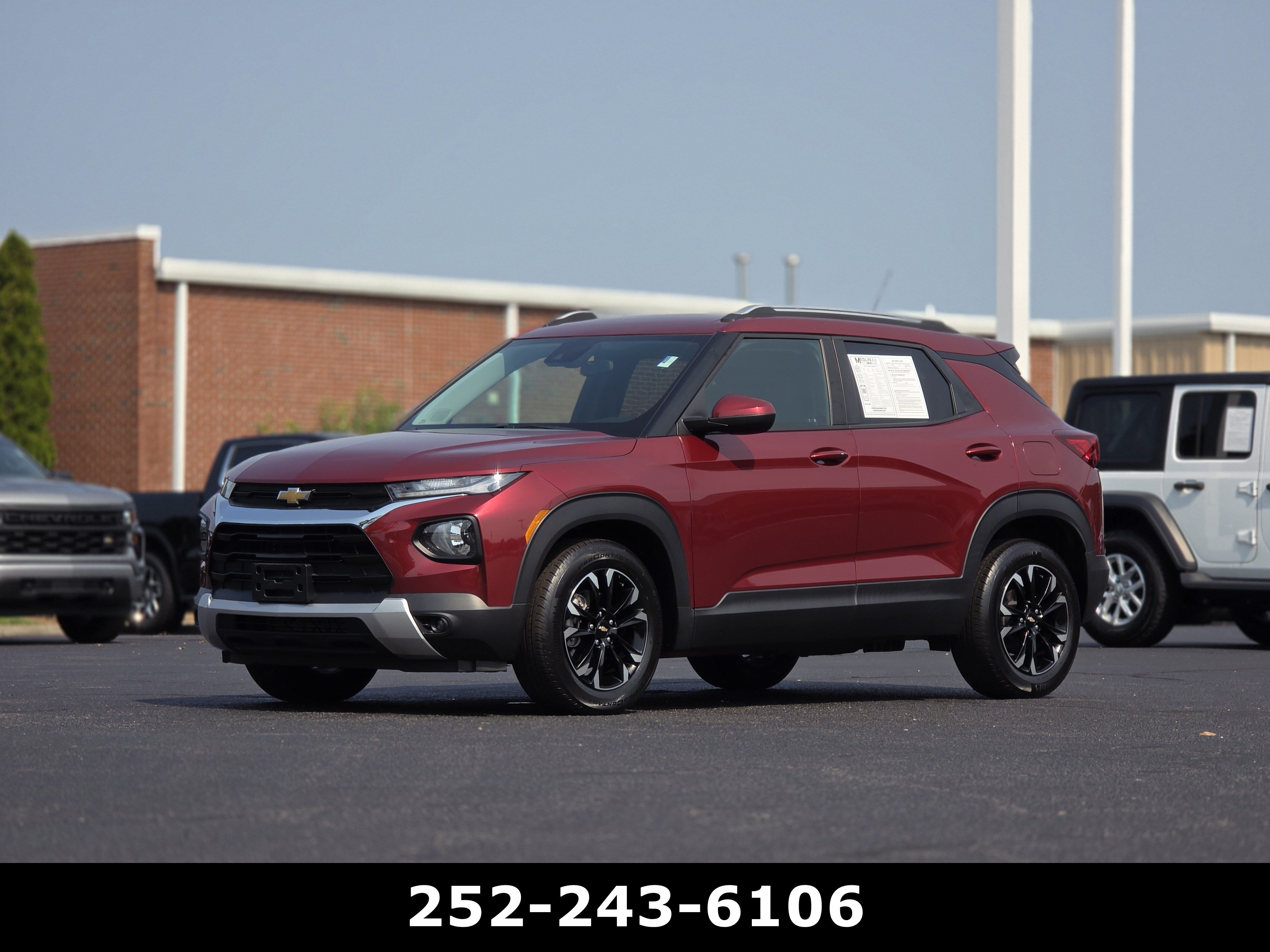 Used 2023 Chevrolet TrailBlazer LT FWD image 3