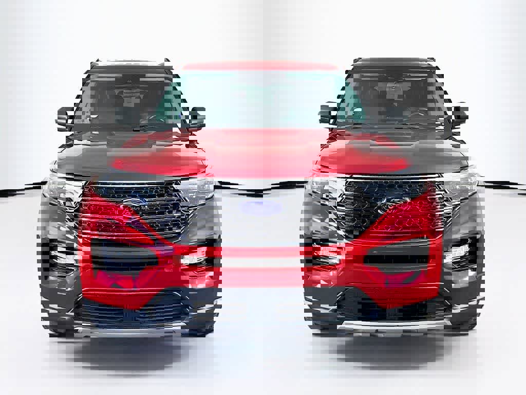 Certified 2022 Ford Explorer XLT w/ Equipment Group 202A image 6