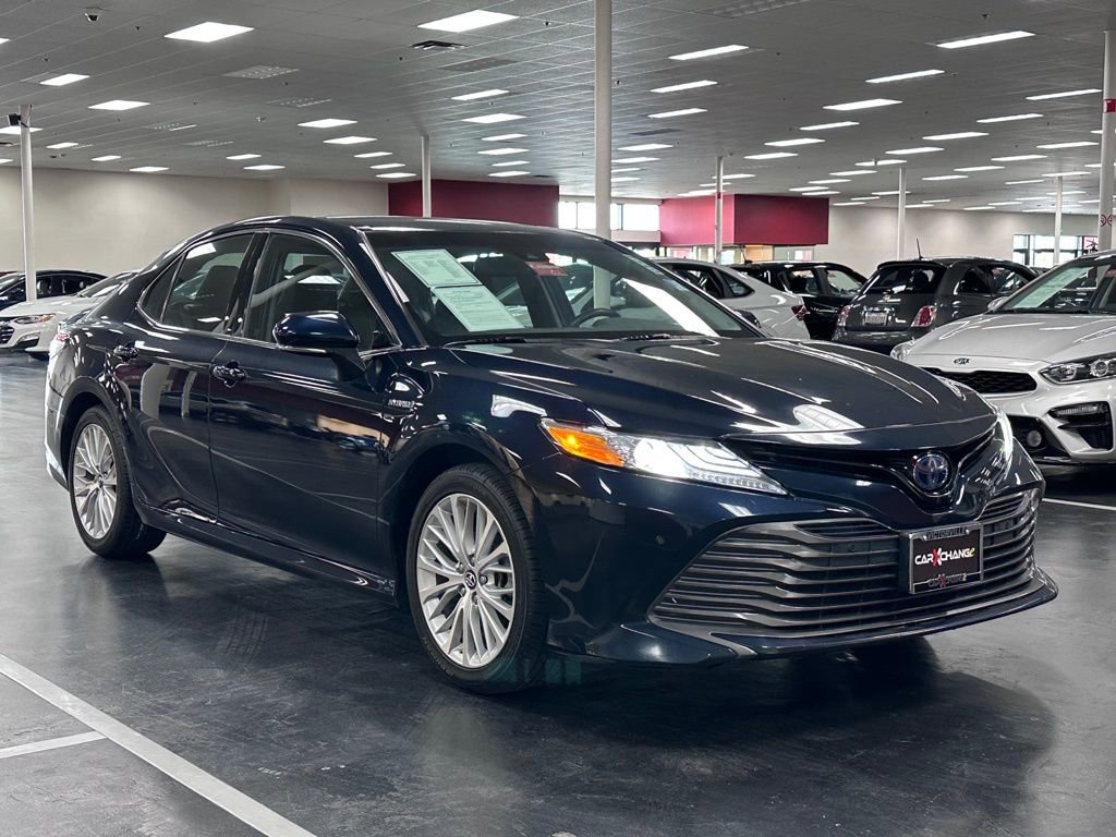 Used 2018 Toyota Camry XLE image 9