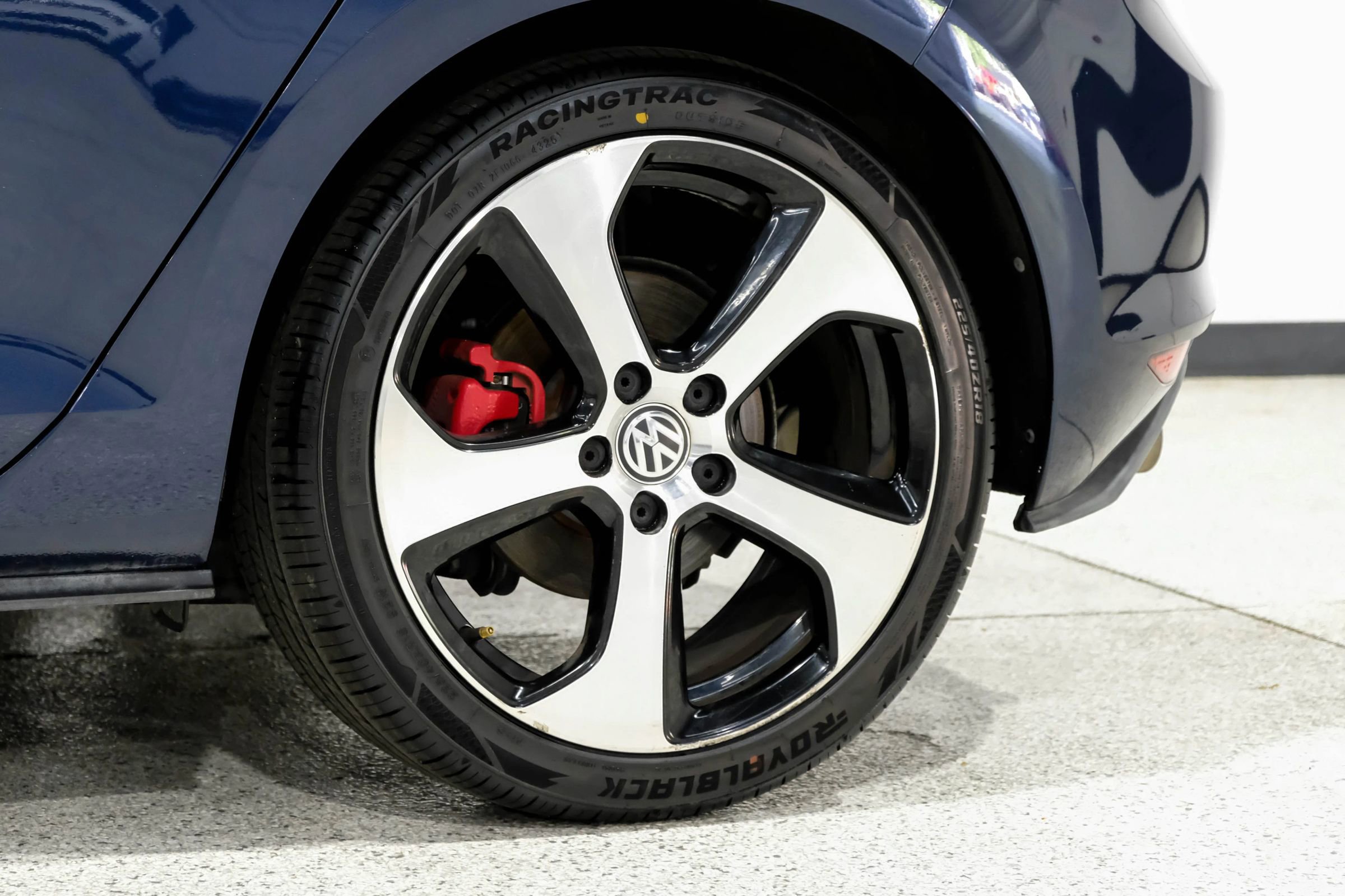 Used 2015 Volkswagen GTI SE FWD image 67
