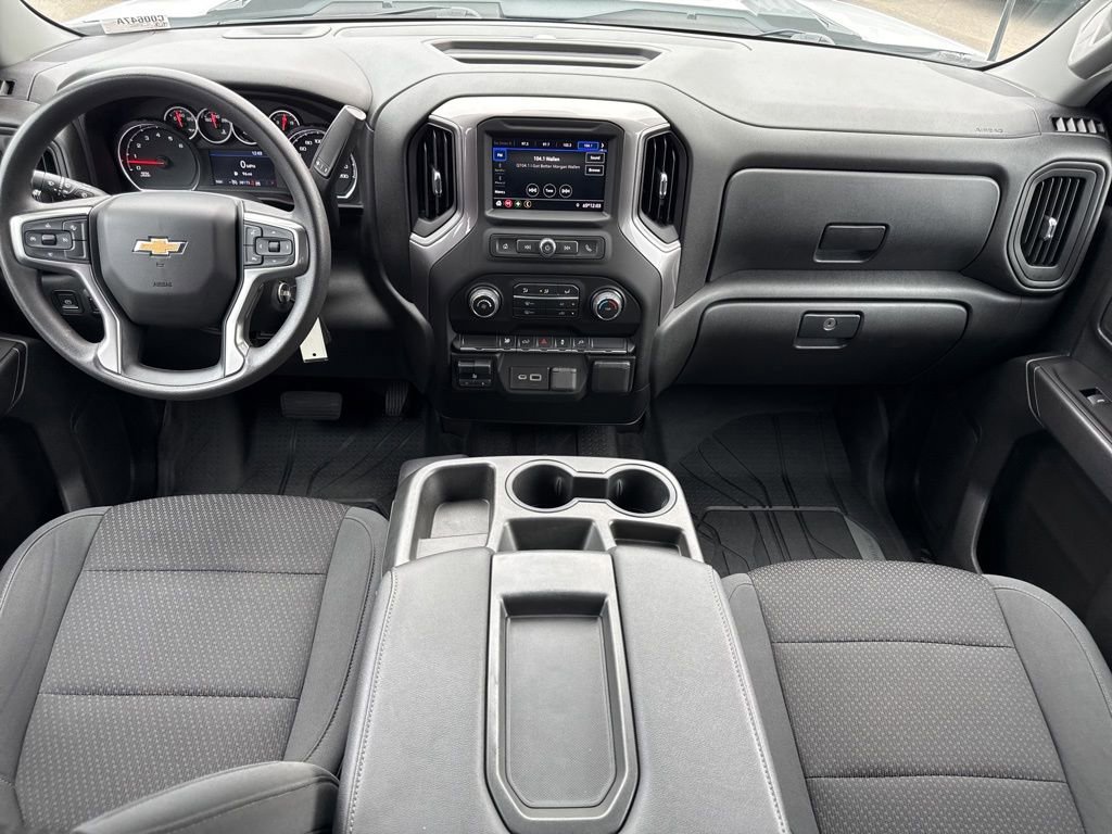 Used 2022 Chevrolet Silverado 2500 Custom w/ Custom Value Package image 12