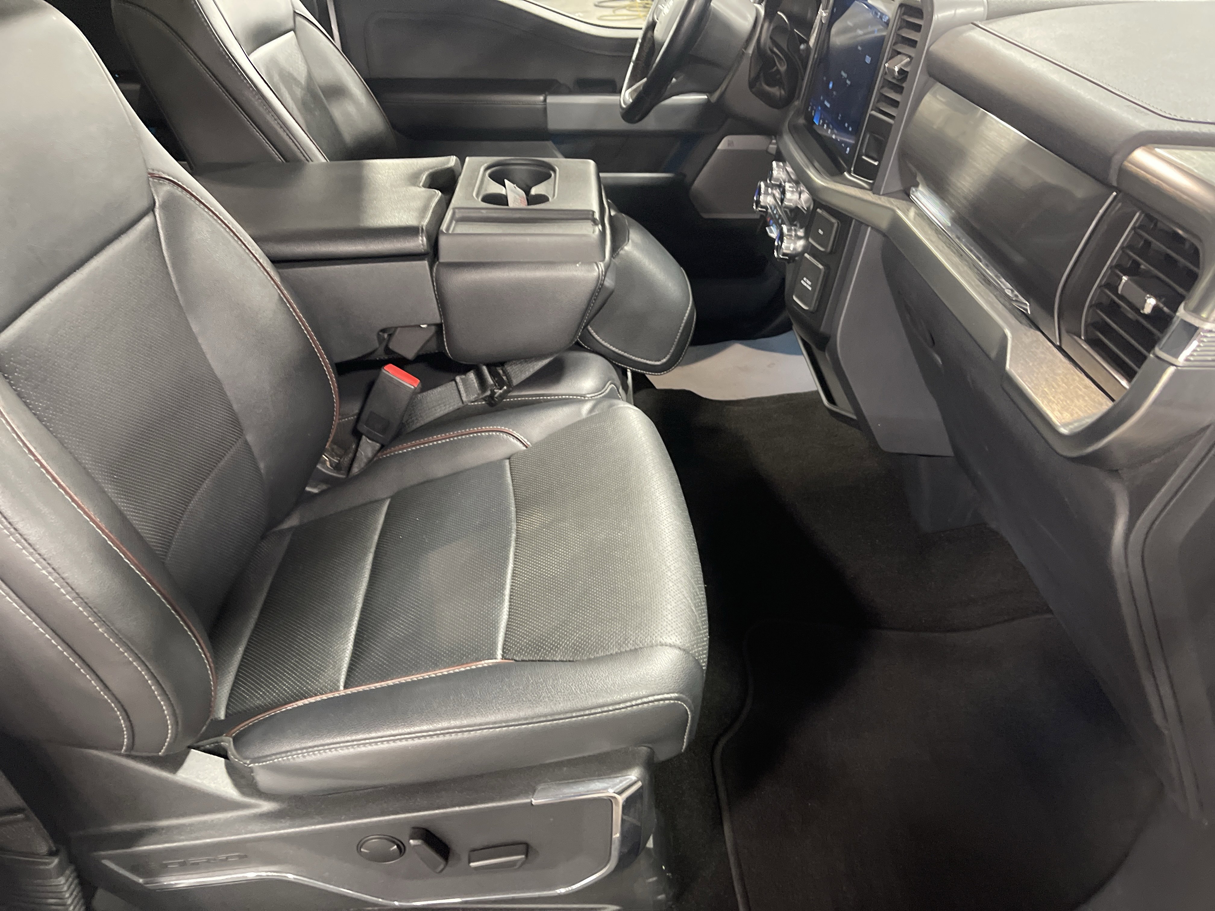 Used 2022 Ford F150 Lariat w/ Equipment Group 501A Mid image 15