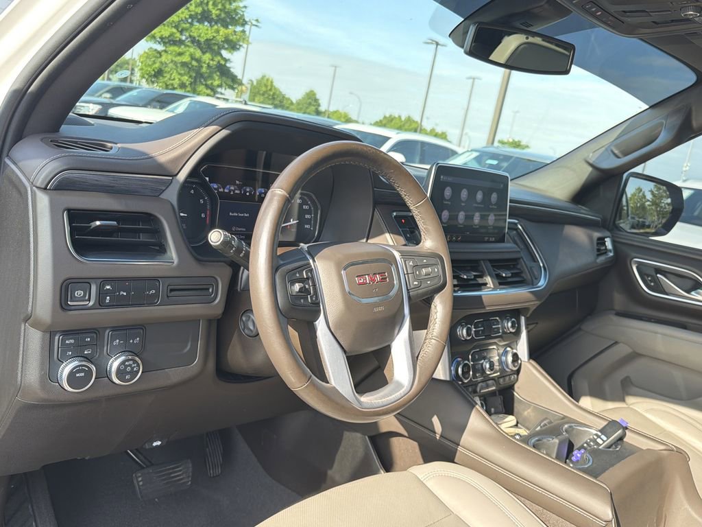 Used 2021 GMC Yukon SLT w/ SLT Premium Package AWD/4WD image 10