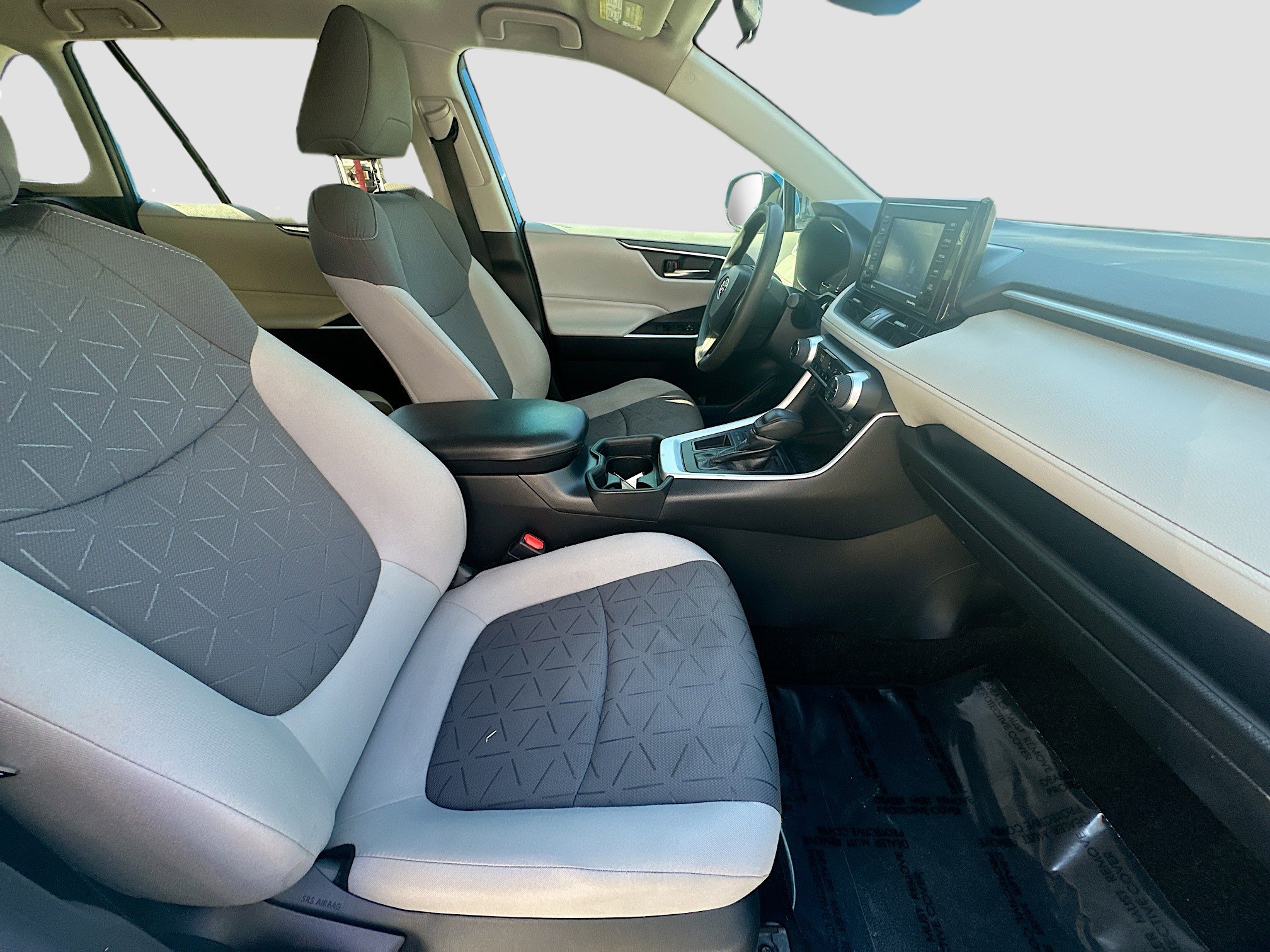 Used 2020 Toyota RAV4 XLE image 31