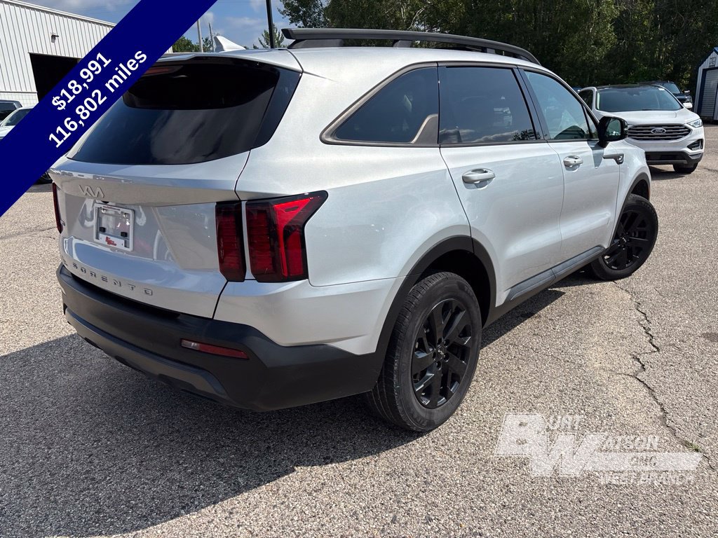 Used 2022 Kia Sorento S w/ Panoramic Sunroof Package AWD/4WD image 6
