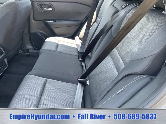 Used 2024 Nissan Rogue SV AWD/4WD image 15