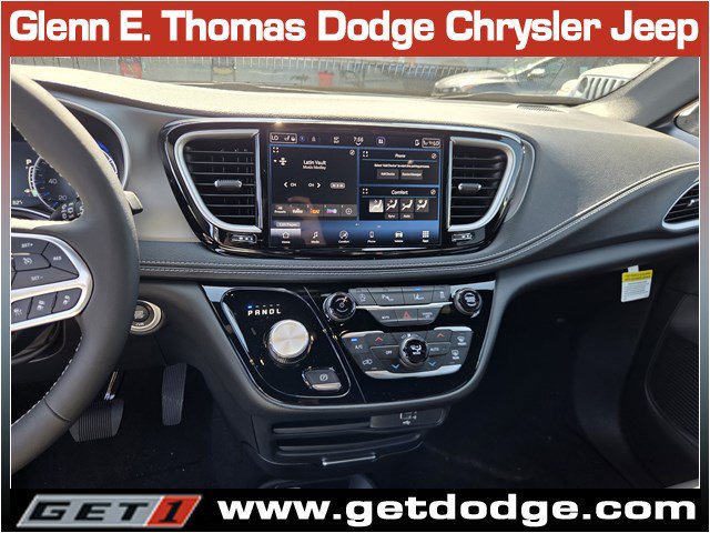 New 2027 Chrysler Pacifica Select FWD image 10