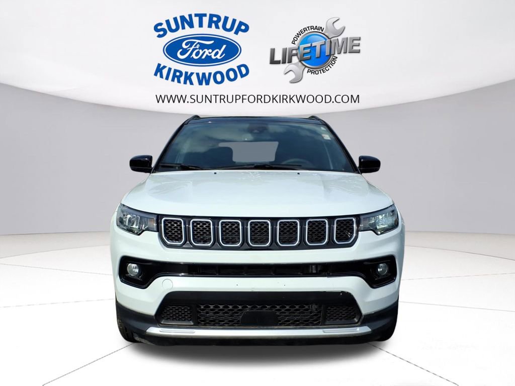 Used 2025 Jeep Compass Limited image 29
