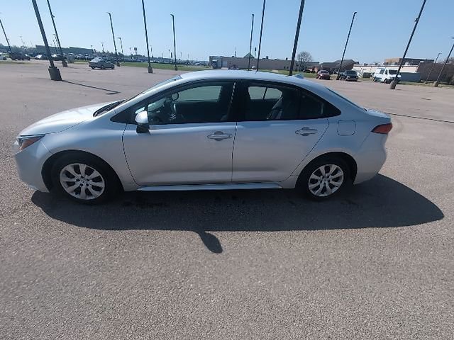 Used 2025 Toyota Corolla LE image 9