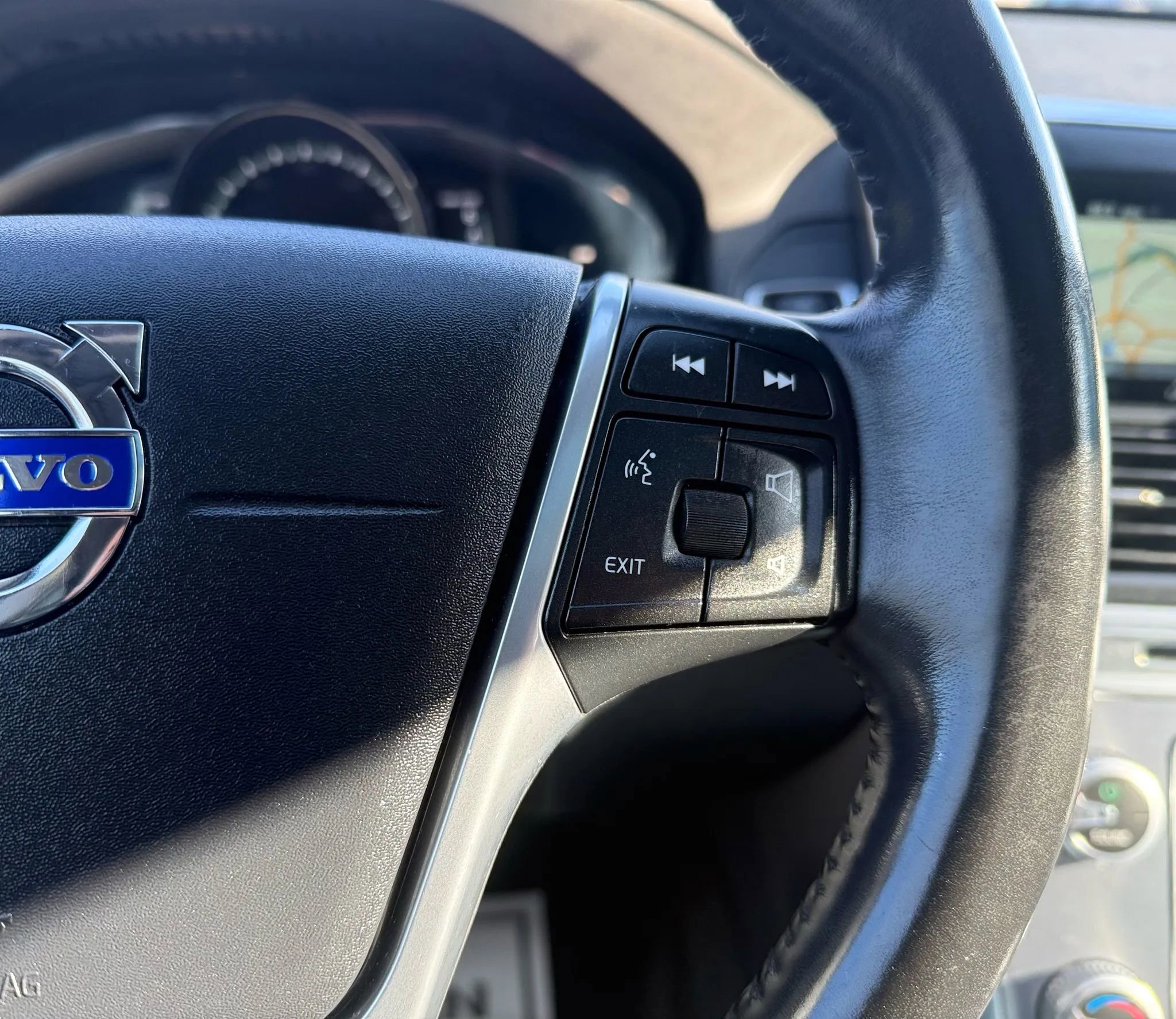 Used 2017 Volvo XC60 T5 Dynamic w/ Preferred Option Package image 15