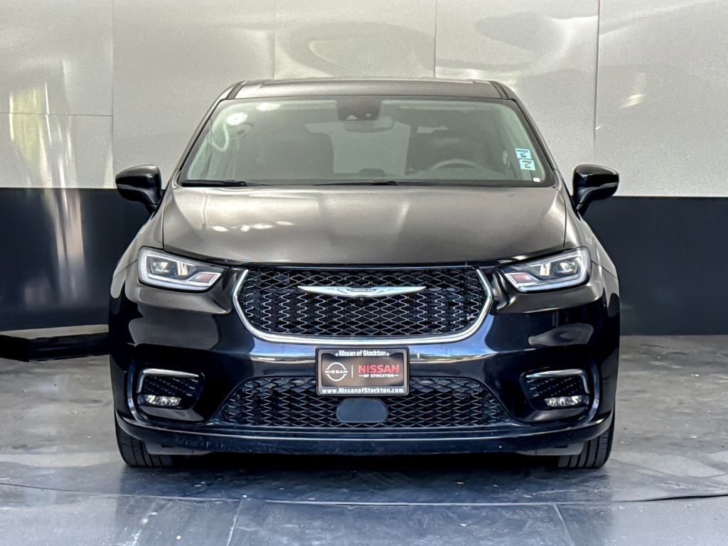 Used 2023 Chrysler Pacifica Touring-L FWD image 8