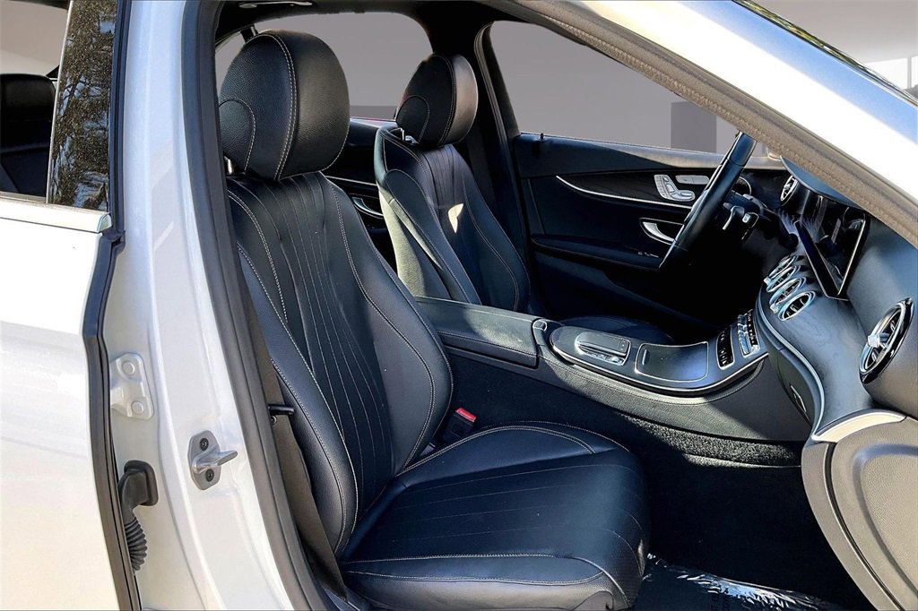 Used 2022 Mercedes-Benz E 350 Sedan image 27