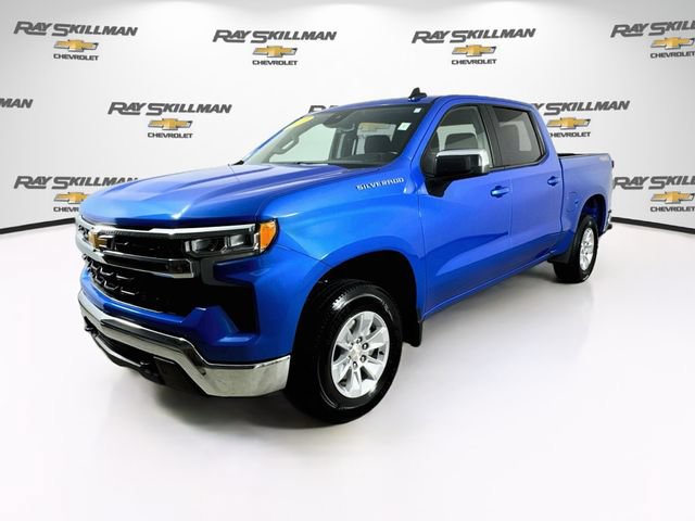 Used 2025 Chevrolet Silverado 1500 LT AWD/4WD image 3
