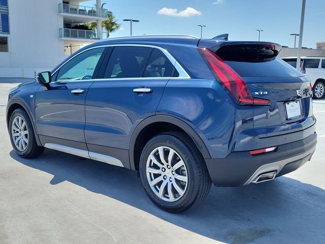 Used 2022 Cadillac XT4 Premium Luxury w/ Enhanced Visibility Package image 3