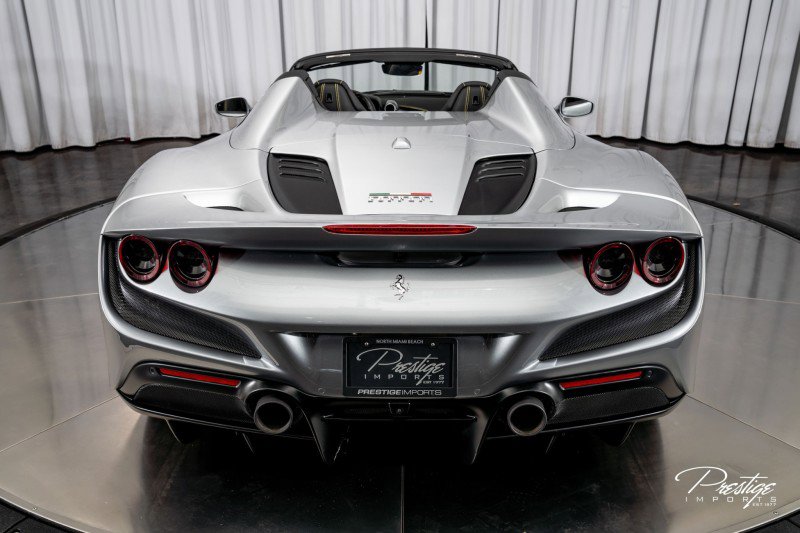 Used 2022 Ferrari F8 Tributo image 18