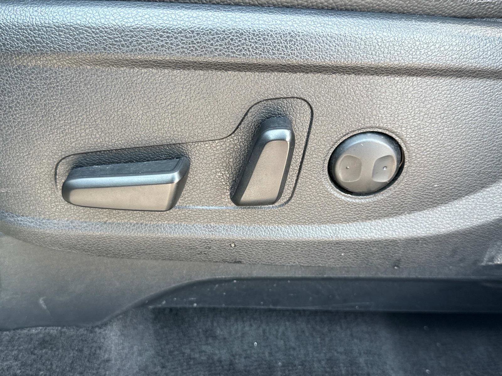 Used 2021 Hyundai Palisade SEL w/ Premium Package image 16