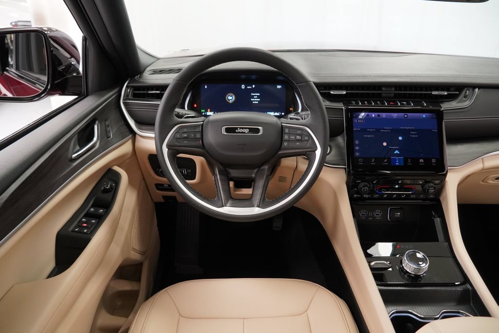 Certified 2025 Jeep Grand Cherokee Limited AWD/4WD image 22