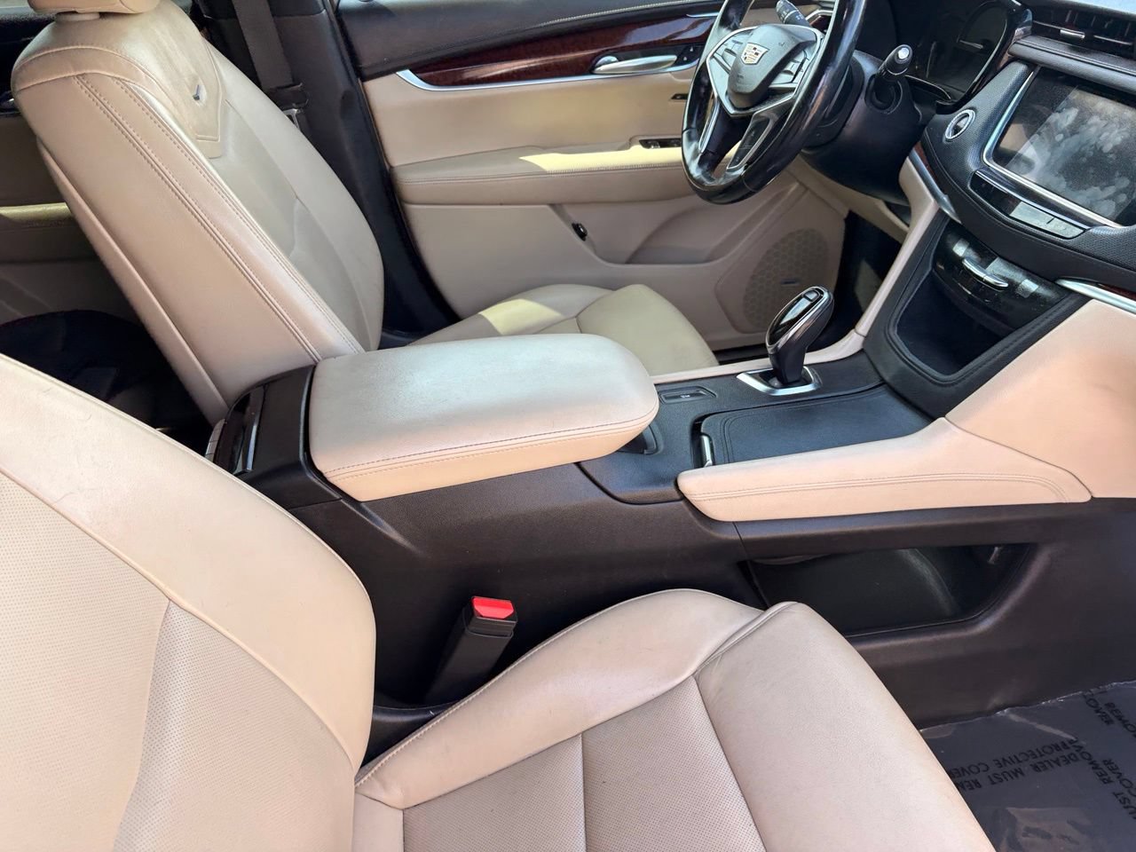 Used 2019 Cadillac XT5 Luxury w/ LPO, Radiant Package FWD image 11