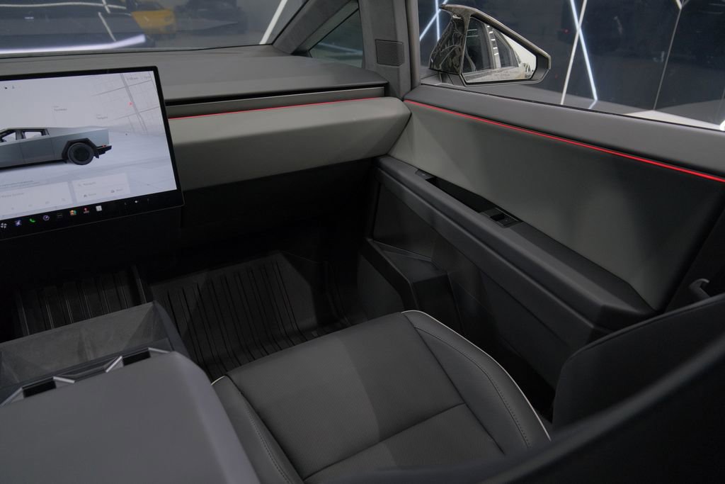 Used 2025 Tesla Cybertruck AWD Crew Cab image 66