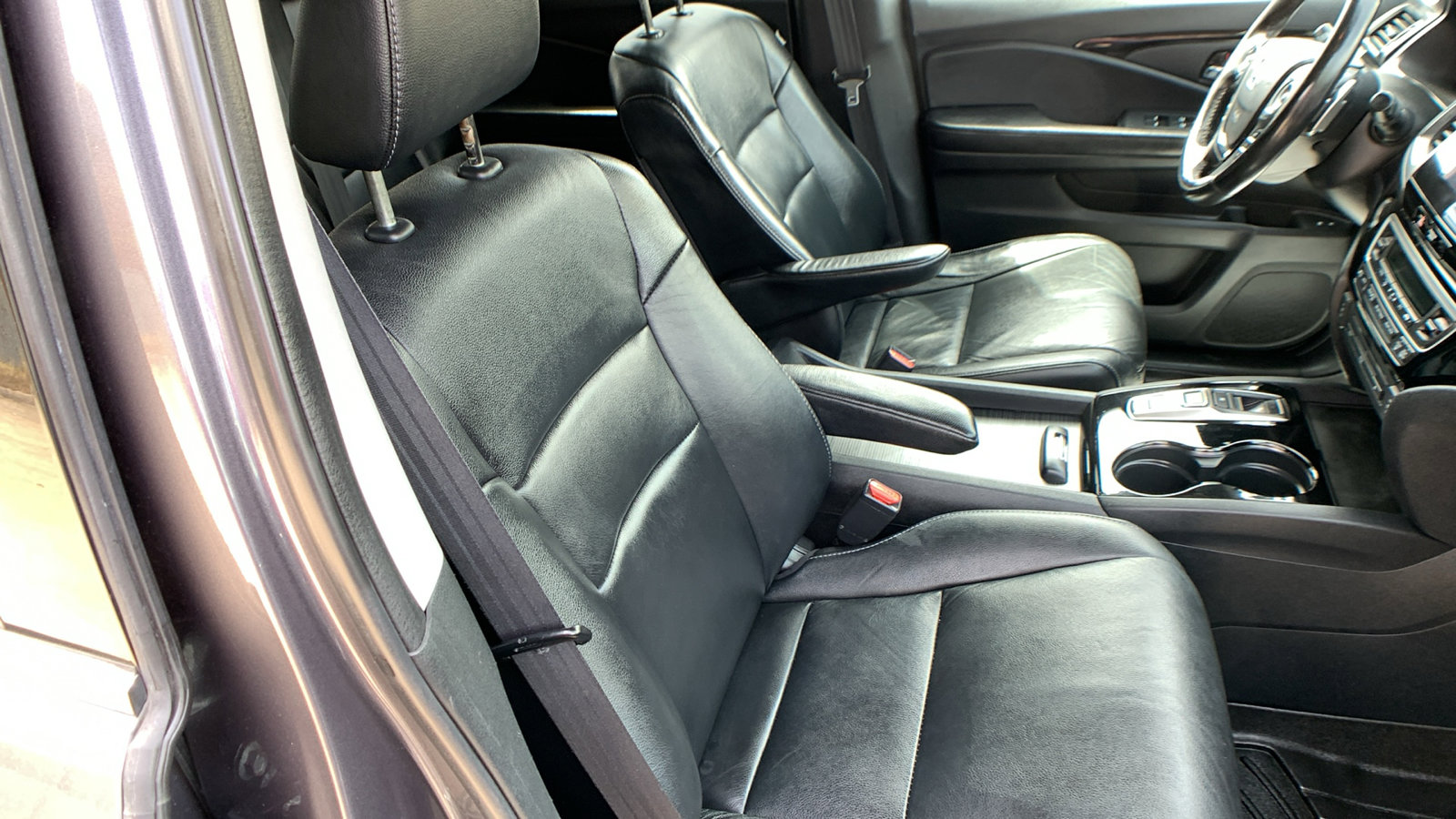 Used 2016 Honda Pilot Touring image 30