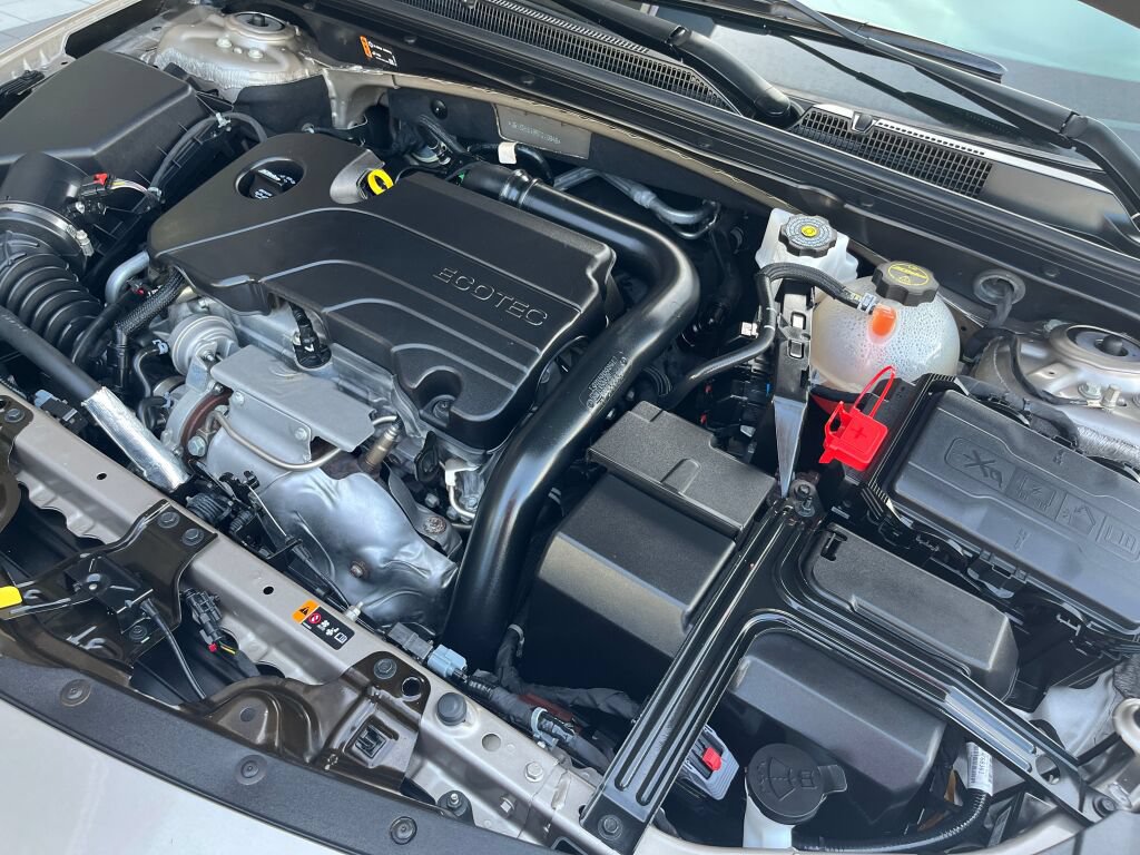 Used 2024 Chevrolet Malibu RS FWD image 32