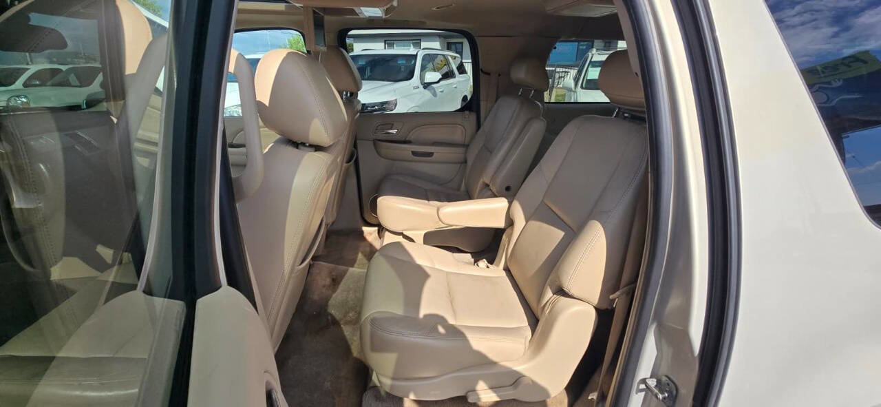 Used 2009 Cadillac Escalade ESV AWD image 13
