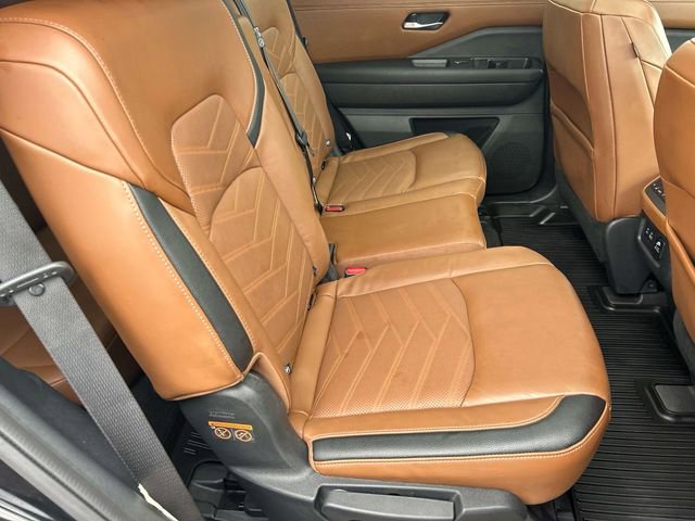 Used 2022 Nissan Pathfinder Platinum w/ Lighting Package (N92) image 23