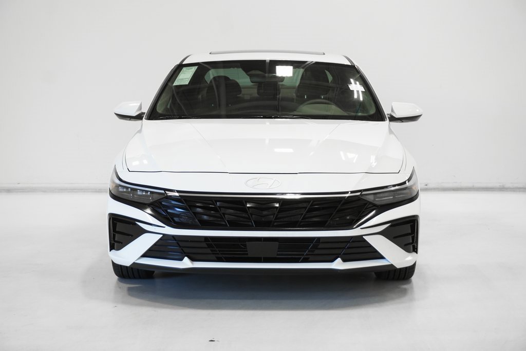 Used 2025 Hyundai Elantra SEL w/ Cargo Package image 3