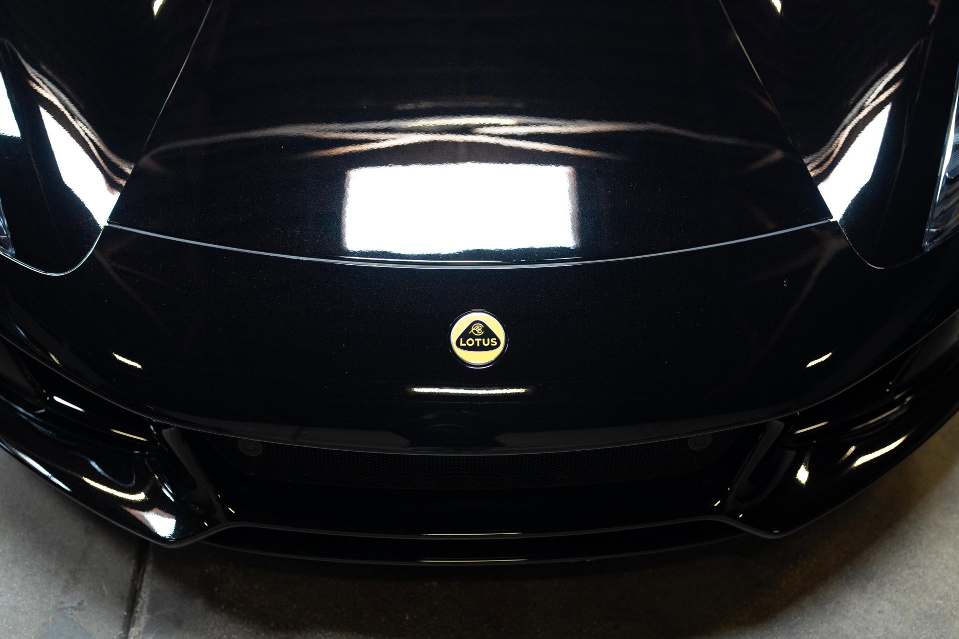 Used 2024 Lotus Emira First Edition image 17