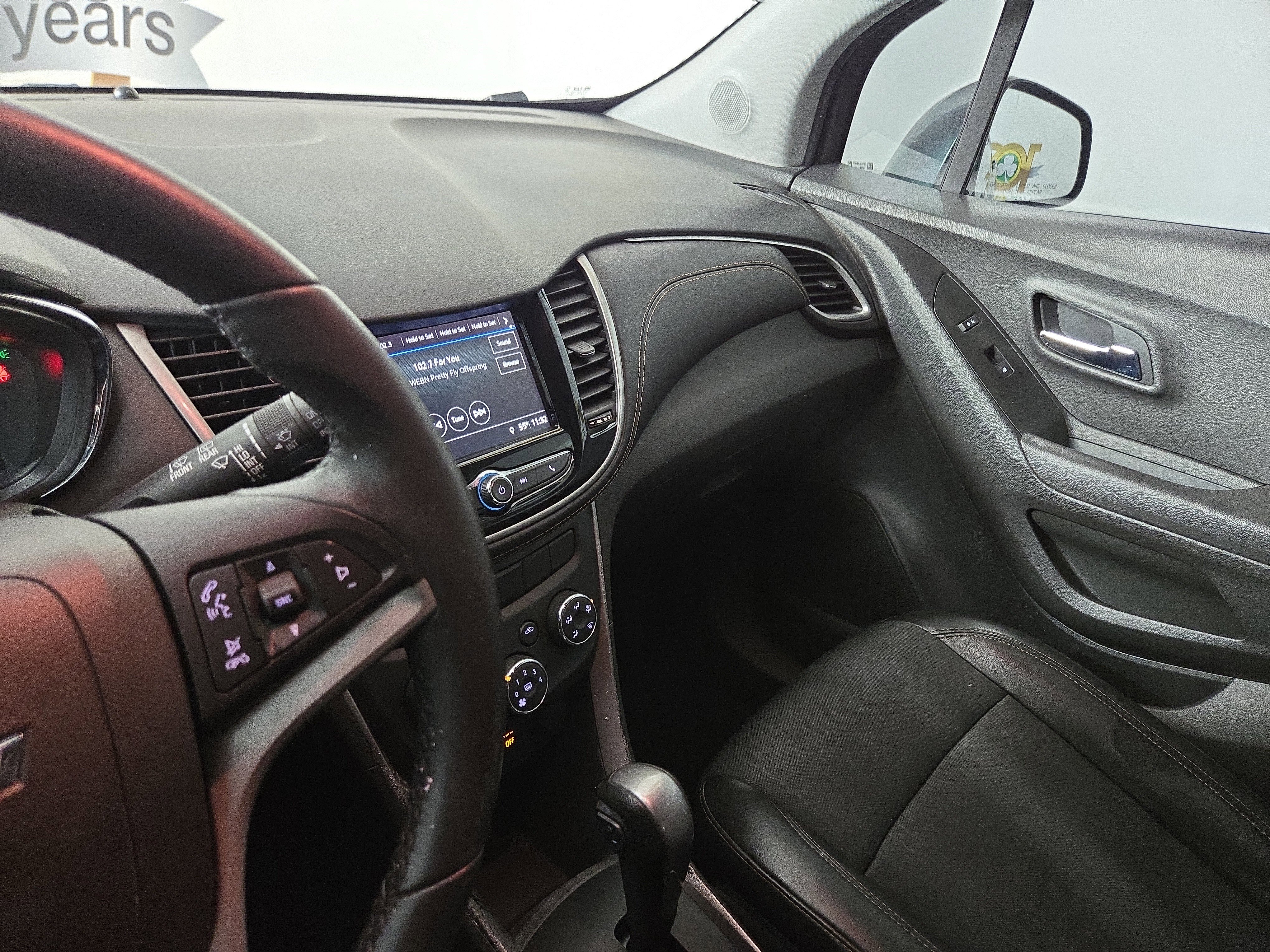 Used 2019 Chevrolet Trax LT w/ LT Convenience Package image 25