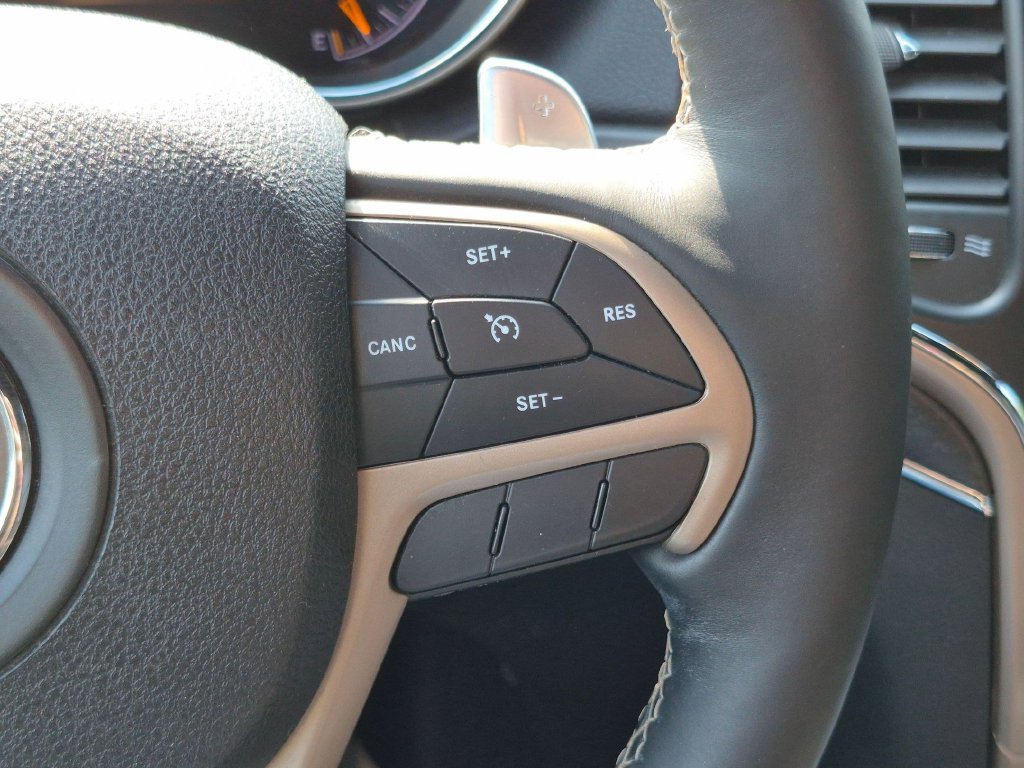 Used 2017 Jeep Grand Cherokee Limited w/ Luxury Group II AWD/4WD image 16