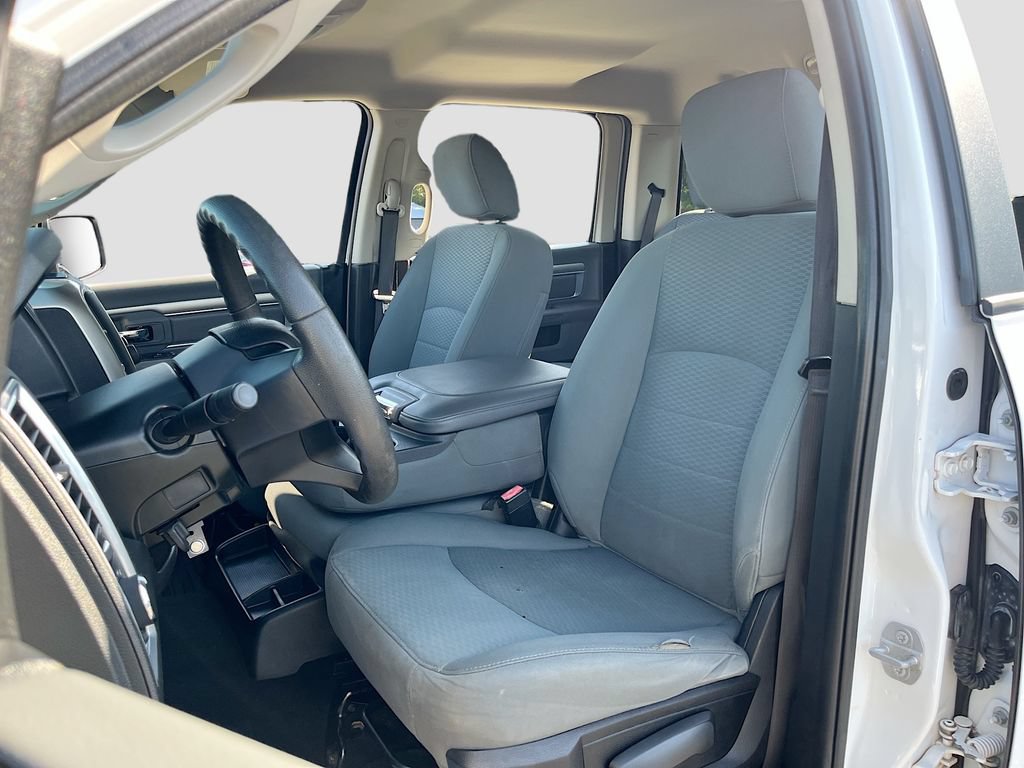 Used 2019 RAM 1500 Classic SLT AWD/4WD image 18
