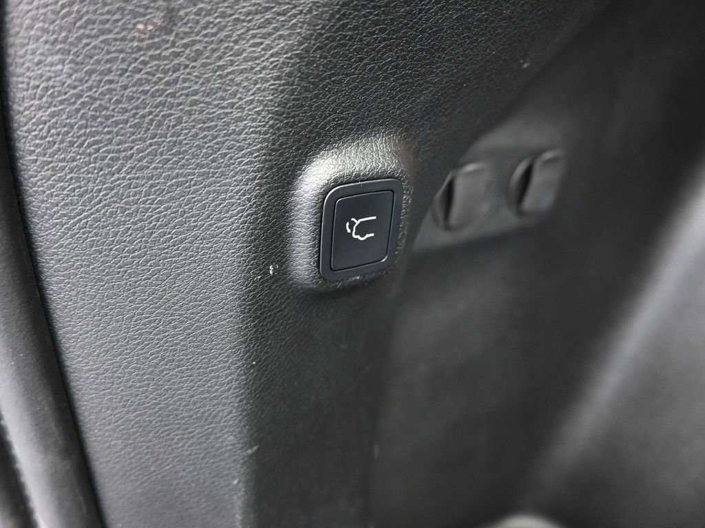 Used 2021 Jeep Cherokee Latitude Lux w/ Comfort/Convenience Group image 38