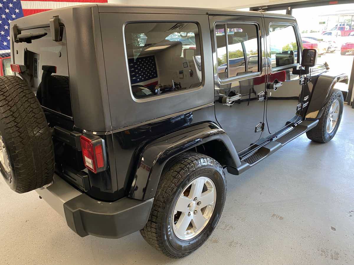 Used 2009 Jeep Wrangler Unlimited Sahara w/ Dual Top Group AWD/4WD image 8