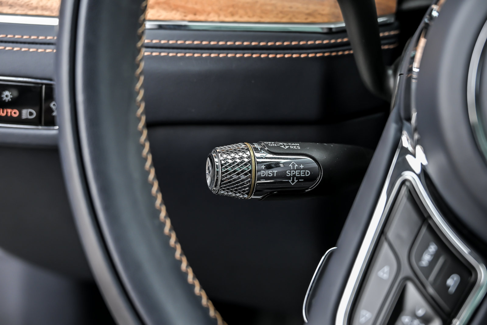 Certified 2023 Bentley Flying Spur Plug-In Hybrid AWD/4WD image 34