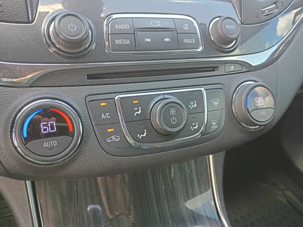 Used 2019 Chevrolet Impala Premier FWD image 13