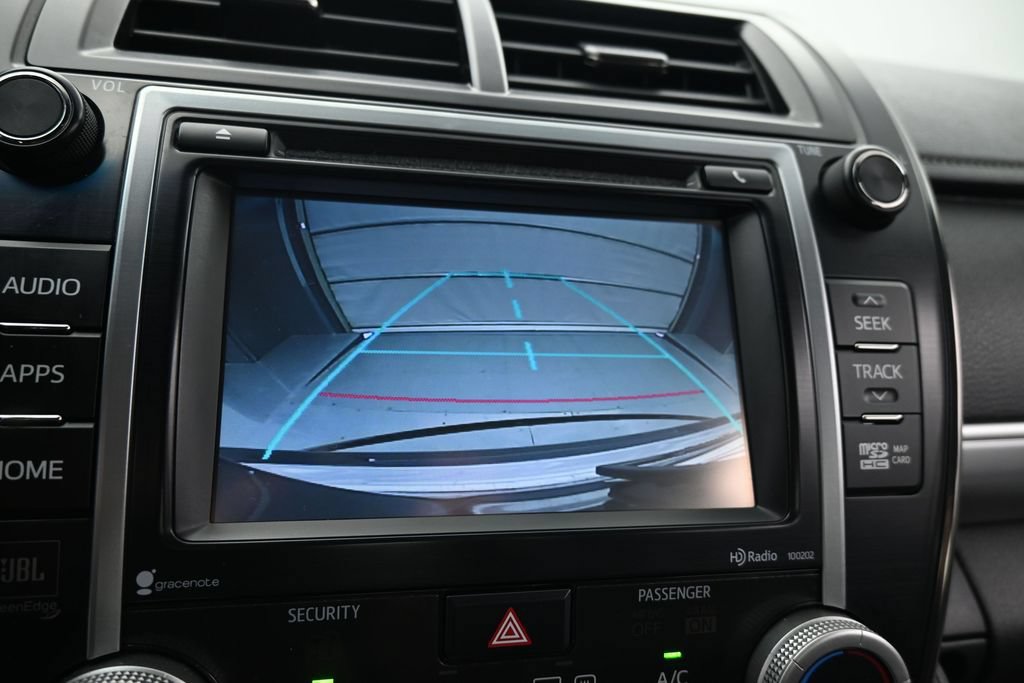 Used 2014 Toyota Camry SE w/ Leather Package FWD image 18